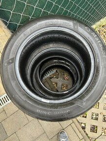 Predám zimné pneumatiky 215/55r16 93H - 2