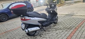 Suzuki Burgman 125i maxi skúter - 2