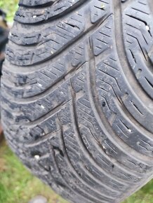 4ks Zimne pneumatiky 215/55 R16 BFGOODRICH - 2