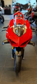 Ducati Panigale v4s 2024 - 2