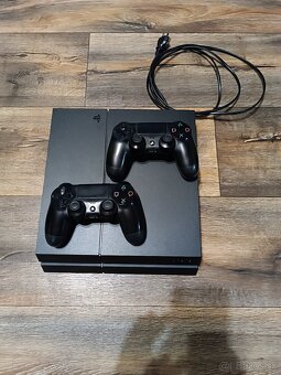 Playstation 4 - 2