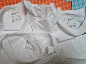 NOVE 3ks biele body s kratkym rukavom Nike 56-62 - 2