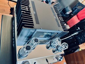 Mcintosh MA252 Hybrid Integrated Amplifier - 2