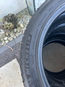 Zimne 225/45 R17 M+S Michelin - 2