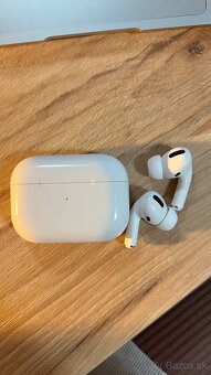 Apple airpods Pro 1 - 2