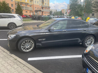 BMW 750i xDrive - 2