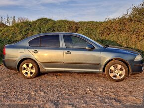 Skoda Octavia 1.9 tdi 77kw 105 ps sedan modrozelená METALIZA - 2