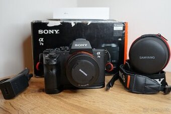 Sony Alpha A7 II objektiv Samyang AF 35mm f/2.8 9000 záberov - 2