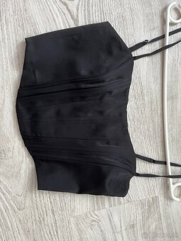 Crop top čierny Bershka XS - 2