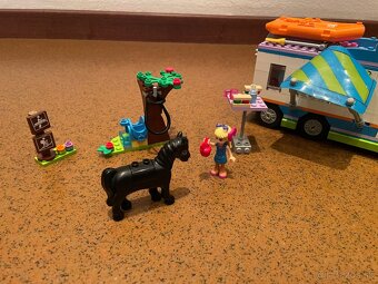 LEGO FRIENDS  Mia a jej karavan 41339 - 2