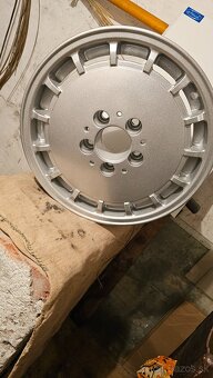 Mercedes gullideckel 15" - 2