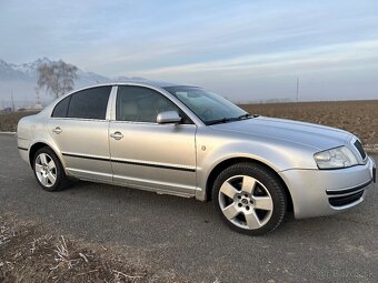 Škoda superb 2.8 V6 - 2