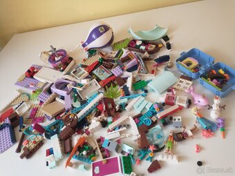 Ponúkam rôzne staršie LEGO Friends diely. - 2