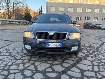 Skoda octavia 2 combi 2.0tdi dsg - 2