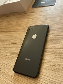 Predám iPhone 8 - 64GB - 2