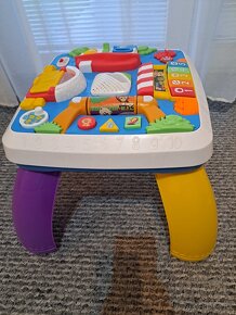 Interaktivny stolik fisherprice - 2