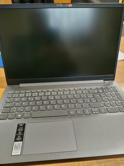 Predám notebook Lenovo IP3 - 2