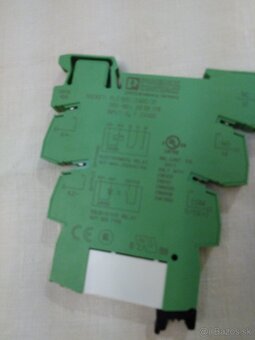 PHOENIX CONTACT RELAY BASE - PLC-BSC-24DC/21 PART# 2966016 W - 2