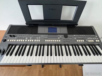 Yamaha PSR - S670 - 2