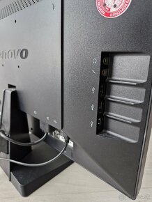 Monitor Lenovo (VESA, USB hub, ethernet) - 2