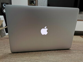 MacBook Pro 15,4 - 2