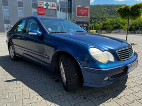 Predám Mercedes-Benz C220 CDI 110kW modá metalíza - 2