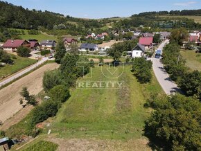 Veľký slnečný pozemok v Lieskove - 1142m2 - 2