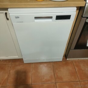 Umývačka riadu Beko DFN26321W - 2