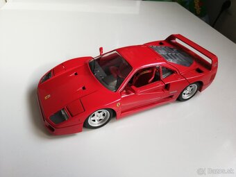 1:18 FERRARI F40 vyklapacie svetla - 2