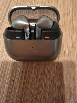 Samsung Galaxy  Buds 3 Pro strieborné - 2