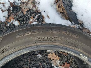 15. zimní pneumatiky 235/45 r18 Nokian WR snowproo - 2