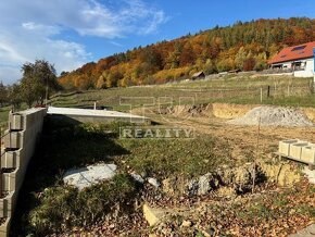 Na predaj slnečný stavebný pozemok Ovčiarsko o výmere... - 2