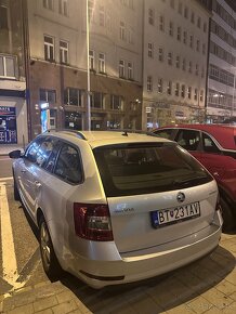 Skoda Octavia 1.6 TDI MANUAL 2020 combi - 2