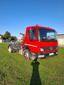 Hákový nosič kontajnerov Mercedes Atego 1223 s hydr. ruka - 2