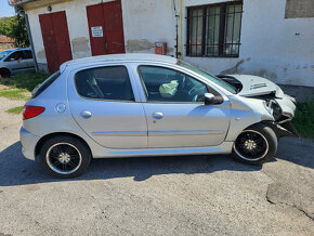 Peugeot 206+ - 2