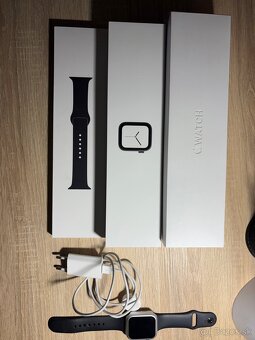 APPLE WATCH 4 (44mm) - 2