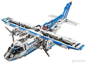 Lego Technic Cargo Plane #42025 - 2