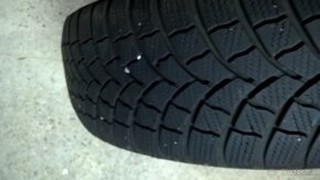 4 ks ZIMNÉ 195/65 R15 95T a 91T cca 5-6 mm od 15,-€/kus - 2