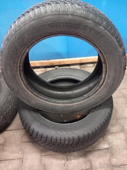 Pneumatiky zimné 2ks - NOKIAN 215/60/R17 - 2