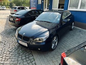 BMW E60 530D manuál - 2