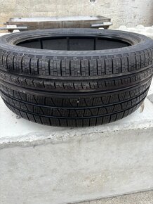 PIRELLI 275/40 R22 - 2