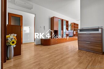 SLNEČNÝ 4-IZBOVÝ BYT S KLIMATIZÁCIOU, 82m² - VYŠEHRADSKÁ, PE - 2