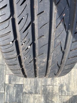 235/45 R17 - 2