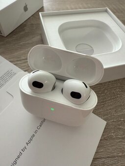 Apple Airpods 3 (3. generácia) - 2