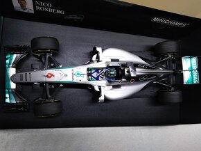 MERCEDES AMG F1 W07 HYBRID 2016 NICO ROSBERG MINICHAMPS 1:18 - 2