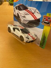 HotWheels ‘17 Ford GT - 2