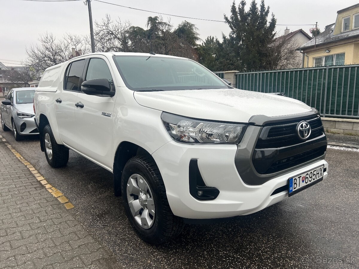 Toyota Hilux 2.4 D-4D 4WD 110 kW LiVE 20000km