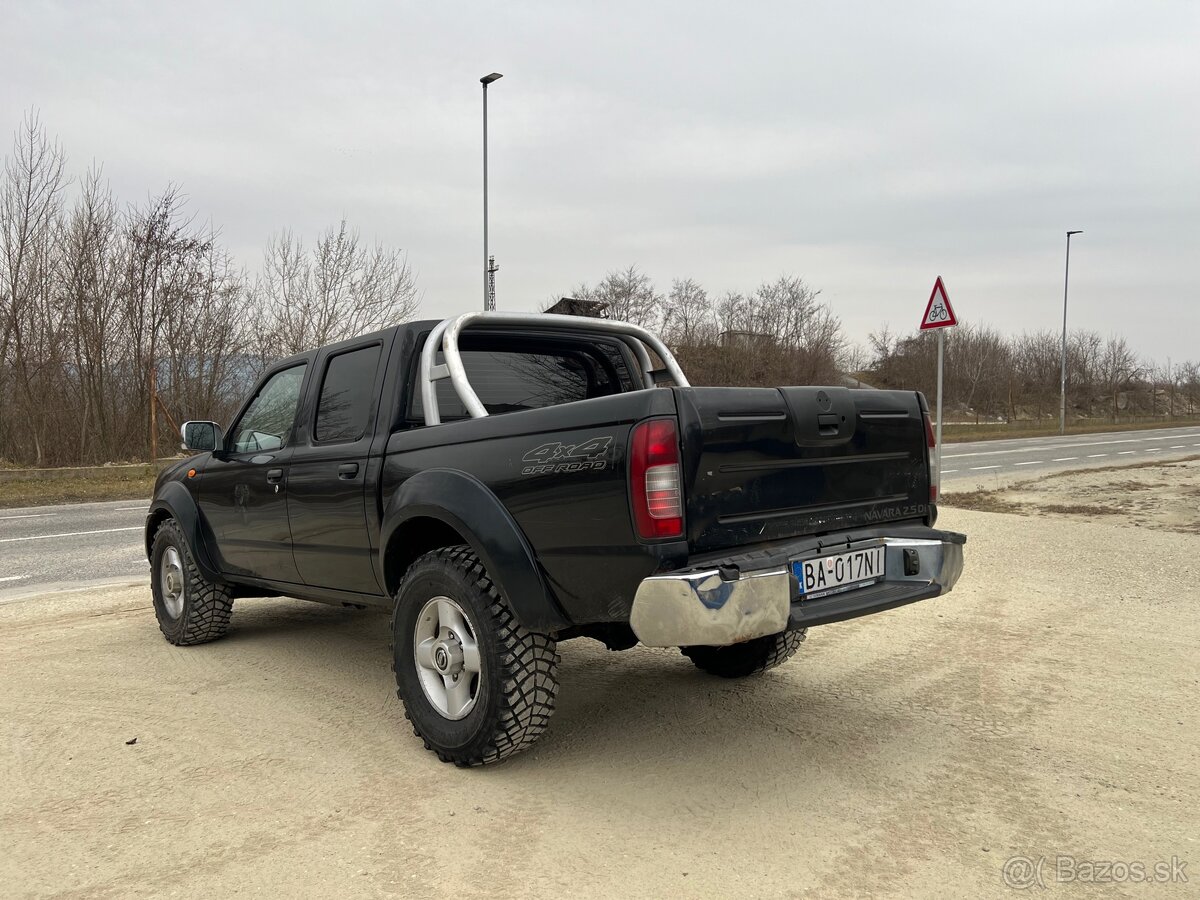 Nissan Navara 2.5Di 98kw D22