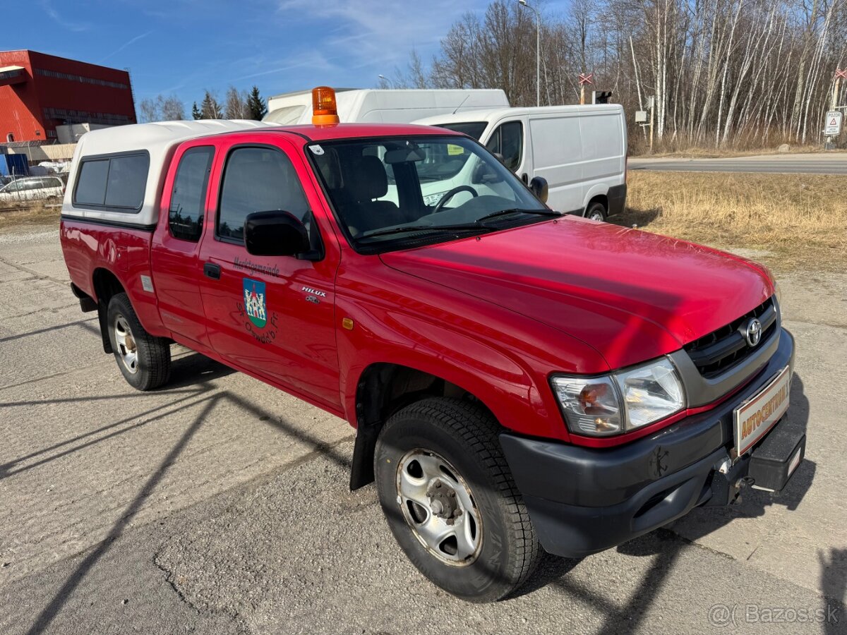 Toyota Hilux 2.5 D4D XTRA-Cab Country