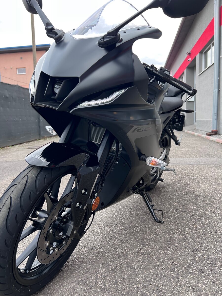 YAMAHA YZF- R125 2025